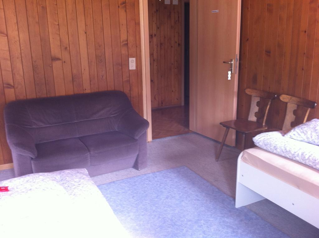 Gasthof Am Bach Panzió Boltigen Szoba fotó